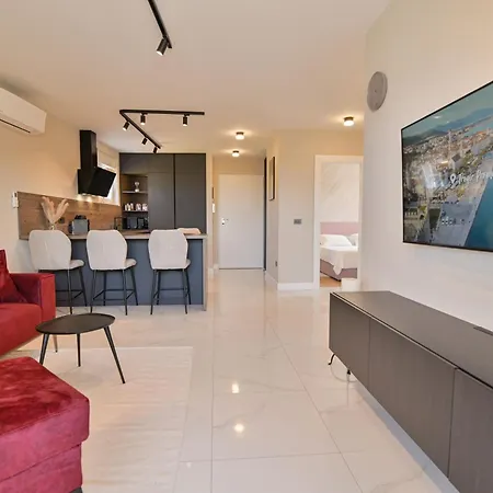 Apartment Noir Design