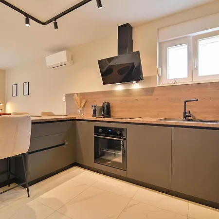 Noir Design Apartment Trogir