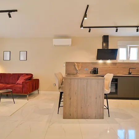 Noir Design Apartment *